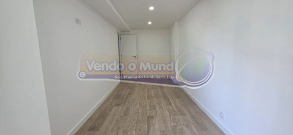 Apartamento T3 para Venda em Póvoa de Santa Iria e Forte da Casa