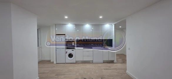Apartamento T3 para Venda em Póvoa de Santa Iria e Forte da Casa