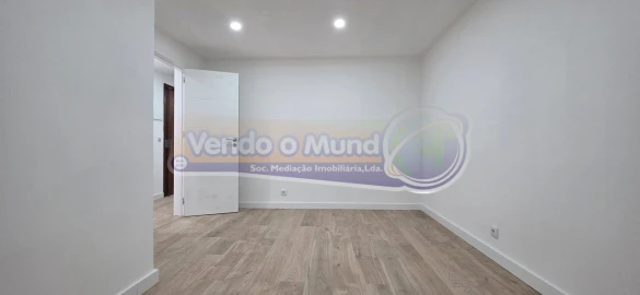 Apartamento T3 para Venda em Póvoa de Santa Iria e Forte da Casa