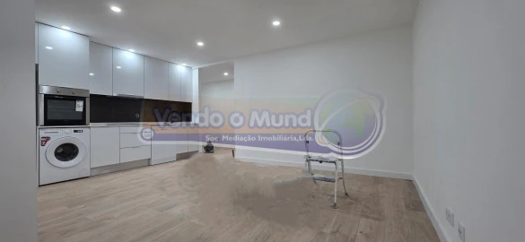 Apartamento T3 para Venda em Póvoa de Santa Iria e Forte da Casa