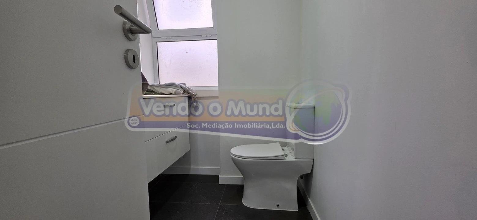 Apartamento T3 para Venda em Póvoa de Santa Iria e Forte da Casa Foto 9