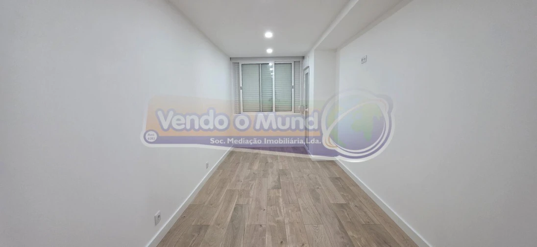 Apartamento T3 para Venda em Póvoa de Santa Iria e Forte da Casa Foto 10