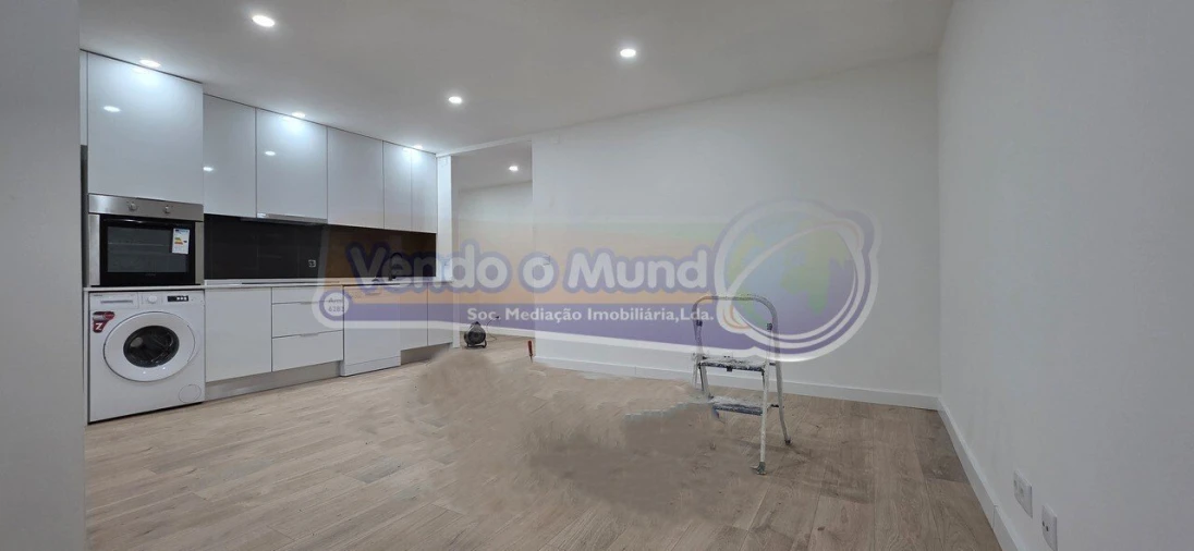 Apartamento T3 para Venda em Póvoa de Santa Iria e Forte da Casa Foto 4