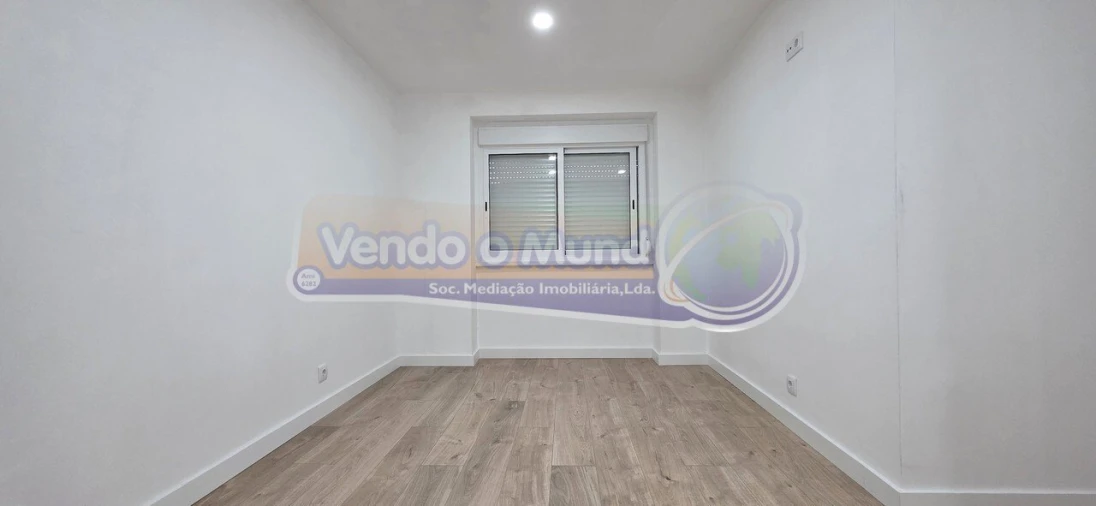 Apartamento T3 para Venda em Póvoa de Santa Iria e Forte da Casa Foto 15
