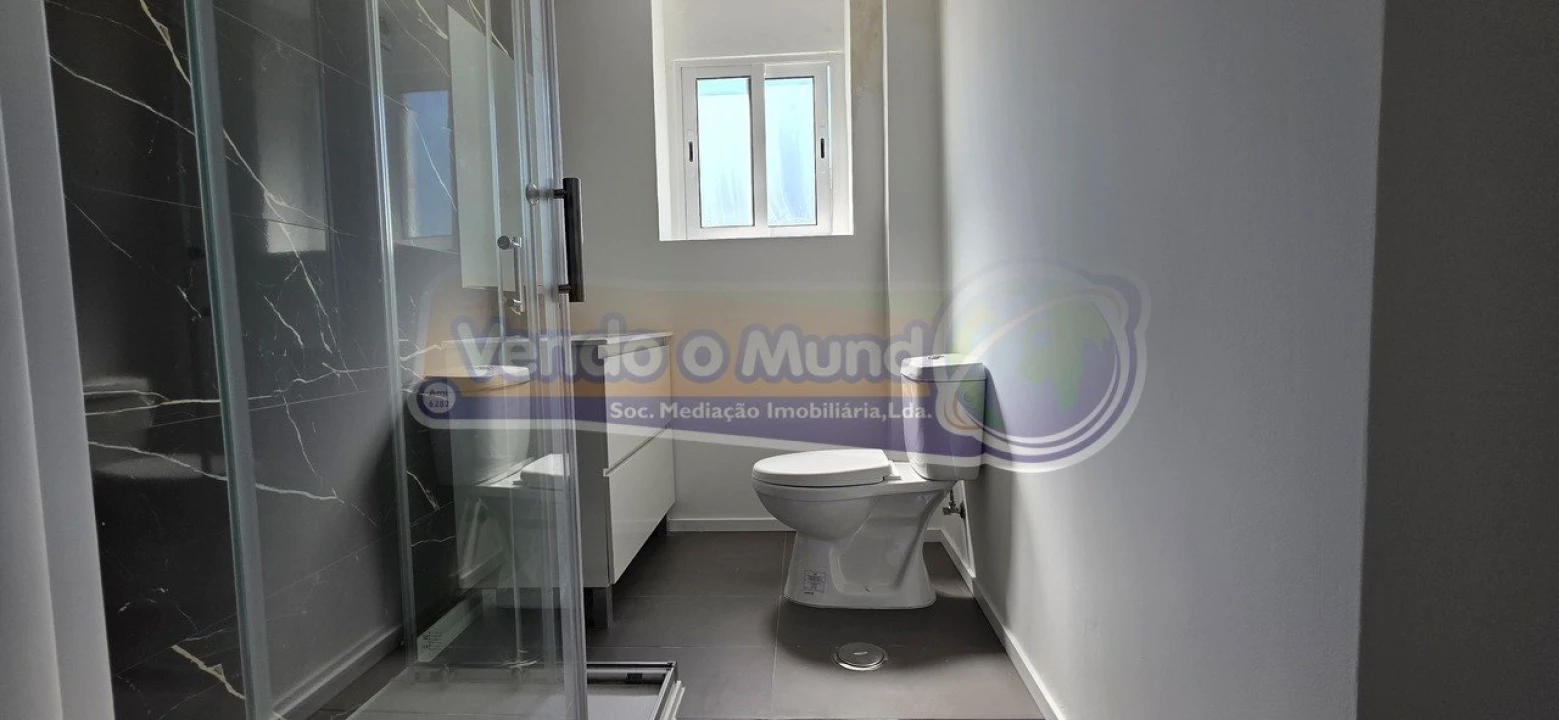 Apartamento T3 para Venda em Póvoa de Santa Iria e Forte da Casa Foto 9