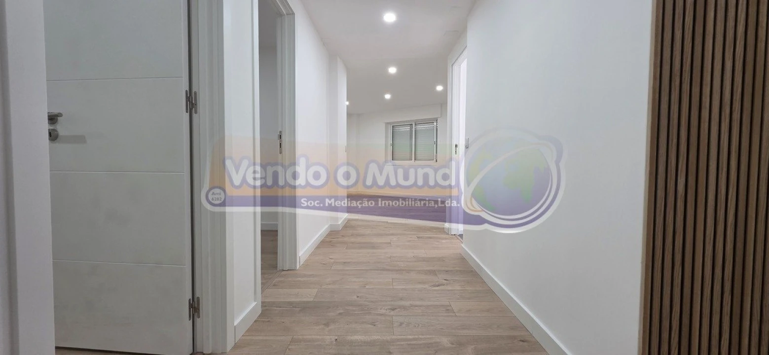 Apartamento T3 para Venda em Póvoa de Santa Iria e Forte da Casa Foto 7
