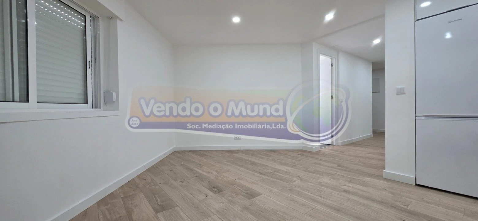Apartamento T3 para Venda em Póvoa de Santa Iria e Forte da Casa Foto 8