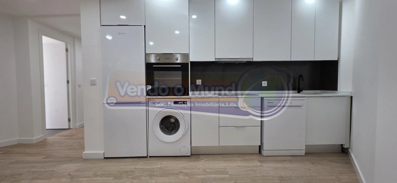 Apartamento T3 para Venda em Póvoa de Santa Iria e Forte da Casa Foto 2