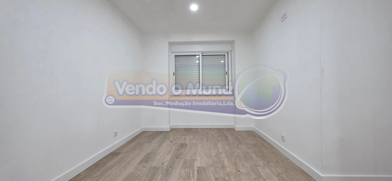 Apartamento T3 para Venda em Póvoa de Santa Iria e Forte da Casa Foto 15