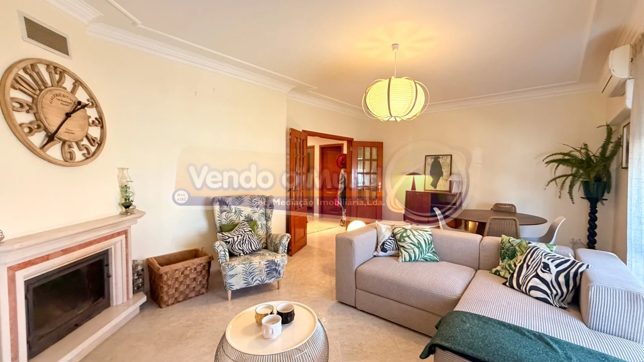 Apartamento T2 para Venda em Samora Correia Foto 3