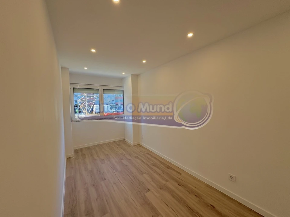 Apartamento T2 para Venda em Águas Livres Foto 2