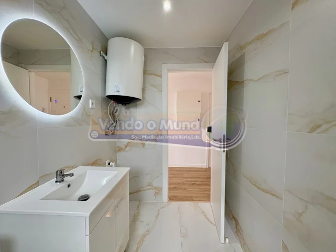 Apartamento T2 para Venda em Águas Livres Foto 6