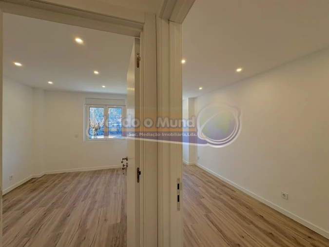Apartamento T2 para Venda em Águas Livres Foto 4
