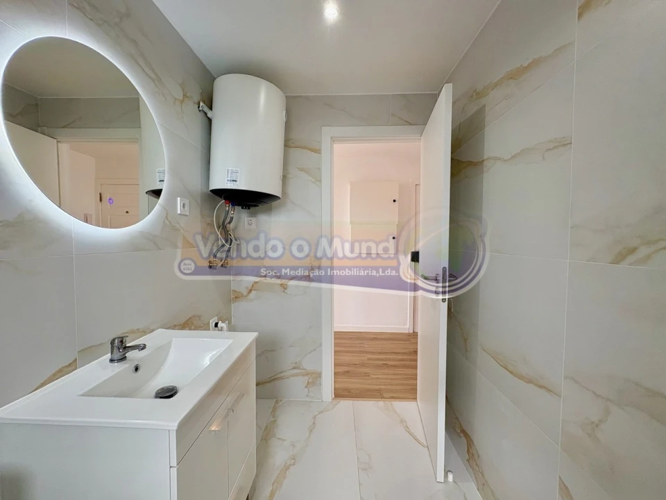Apartamento T2 para Venda em Águas Livres Foto 6