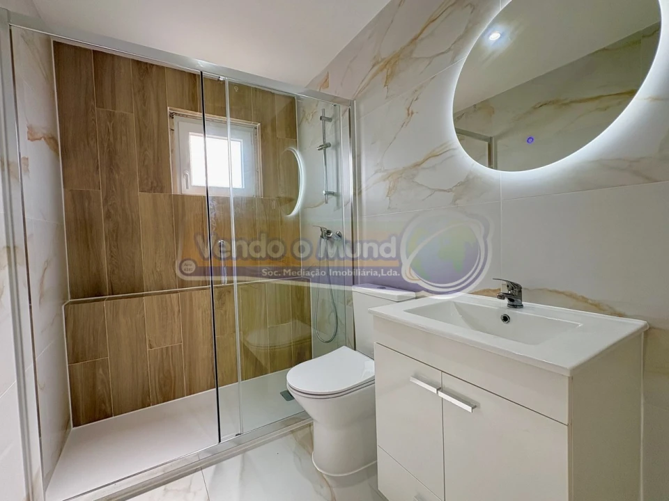 Apartamento T2 para Venda em Águas Livres Foto 5