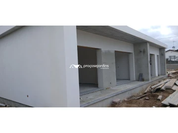 Moradia T3 para Venda em Souto da Carpalhosa e Ortigosa