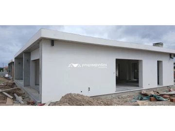 Moradia T3 para Venda em Souto da Carpalhosa e Ortigosa