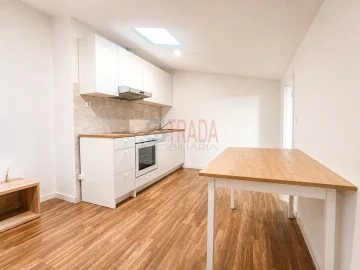 Apartamento T1 para Venda em Vila Verde e Barbudo