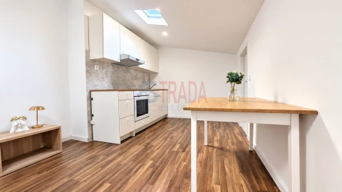 Apartamento T1 para Venda em Vila Verde e Barbudo