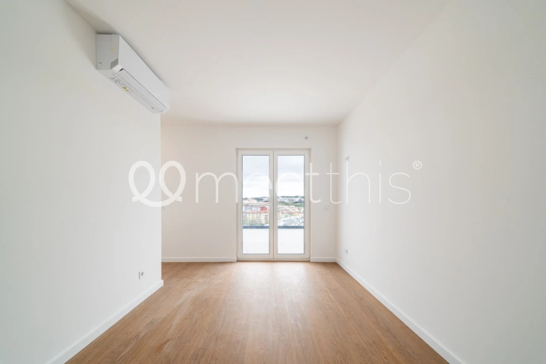 Apartamento T2 para Venda em Venteira Foto 24
