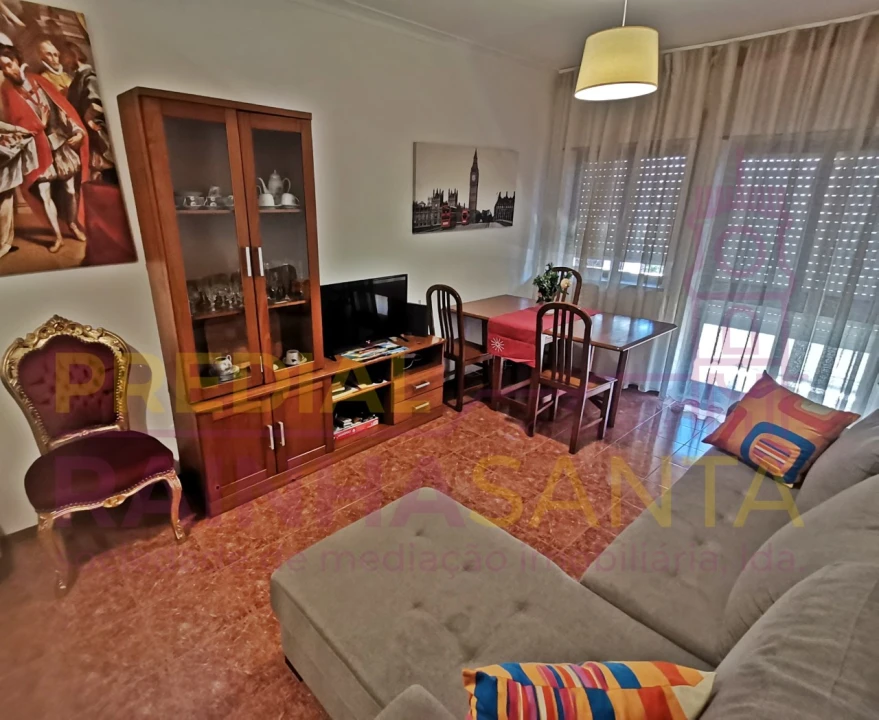 Apartamento T2 para Arrendamento em Santa Clara e Castelo Viegas Foto 3