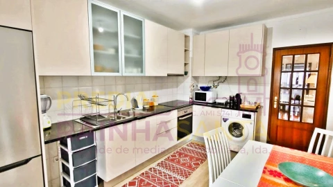 Apartamento T2 para Arrendamento em Santa Clara e Castelo Viegas