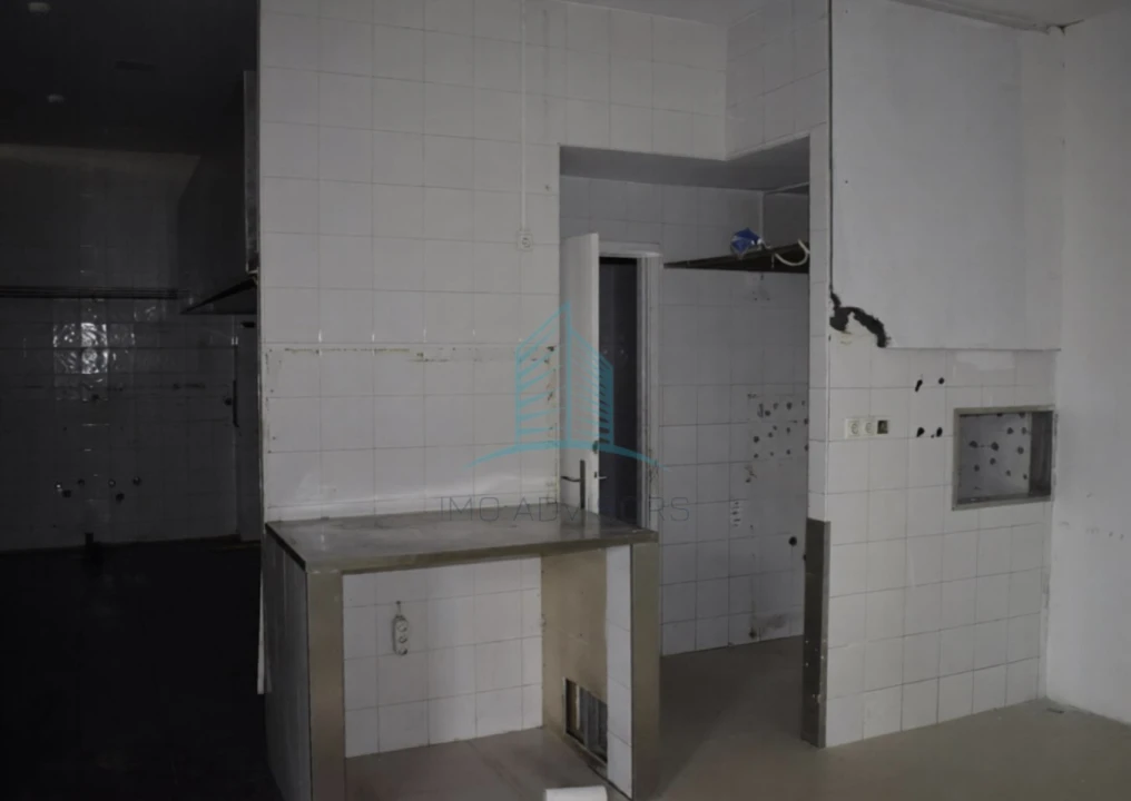 Loja para Arrendamento em Ramalde Foto 8
