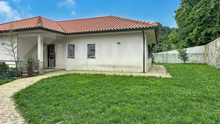 Moradia T3 para Venda em Venade e Azevedo