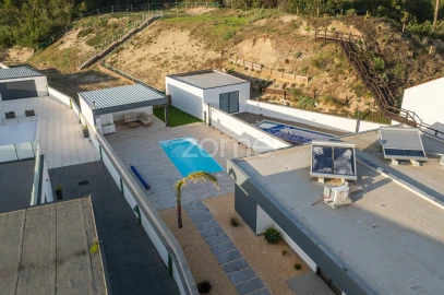 Moradia T2 para Arrendamento em Chafe