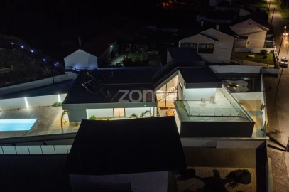 Moradia T2 para Arrendamento em Chafe