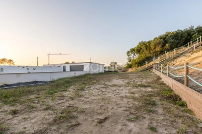 Moradia T2 para Arrendamento em Chafe