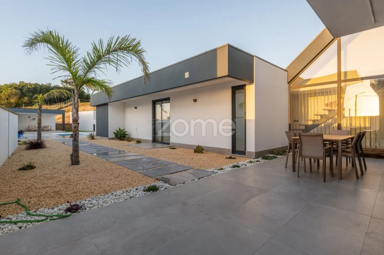 Moradia T2 para Arrendamento em Chafe Foto 25