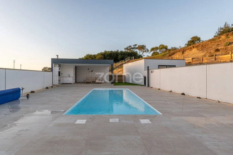 Moradia T2 para Arrendamento em Chafe Foto 30