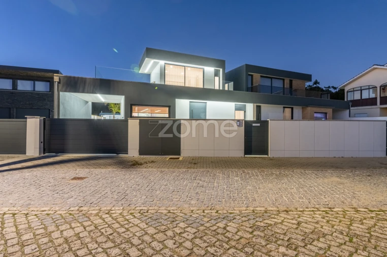 Moradia T2 para Arrendamento em Chafe Foto 43