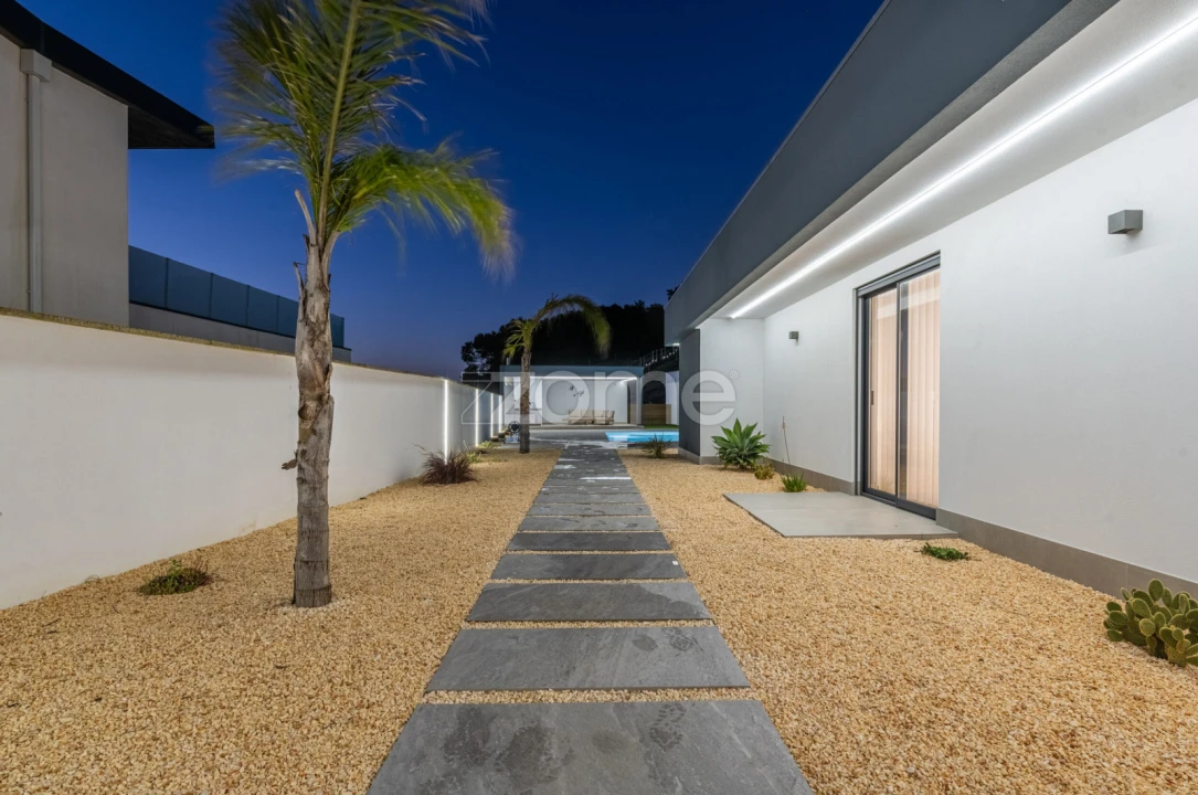 Moradia T2 para Arrendamento em Chafe Foto 22
