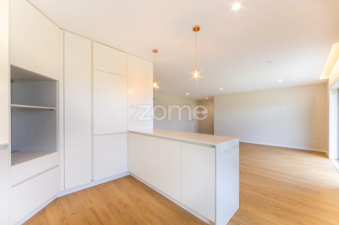Apartamento T2 para Venda em Vilar de Andorinho Foto 10