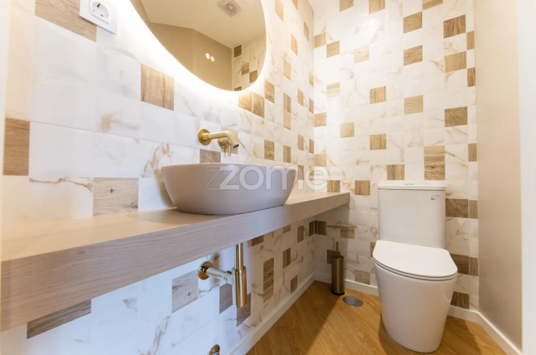 Apartamento T2 para Venda em Vilar de Andorinho Foto 15