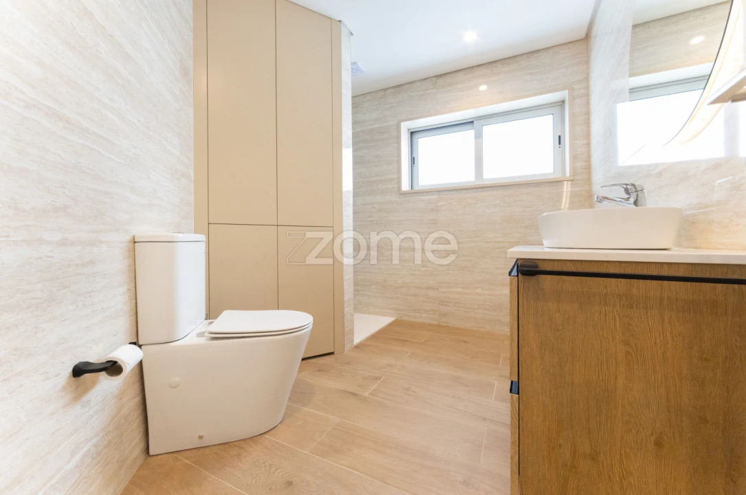 Apartamento T2 para Venda em Vilar de Andorinho Foto 21