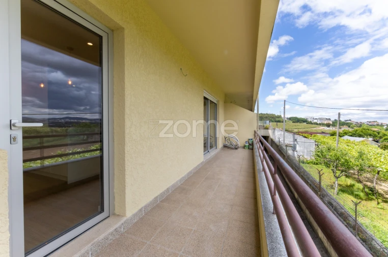 Apartamento T2 para Venda em Vilar de Andorinho Foto 26
