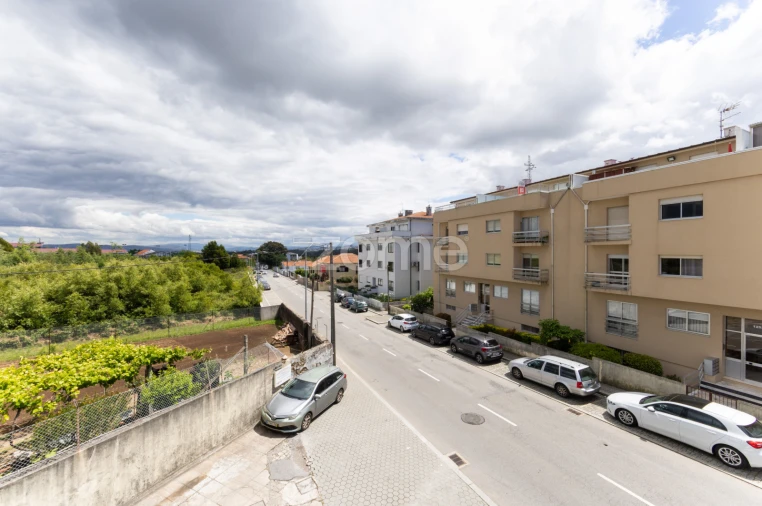 Apartamento T2 para Venda em Vilar de Andorinho Foto 32
