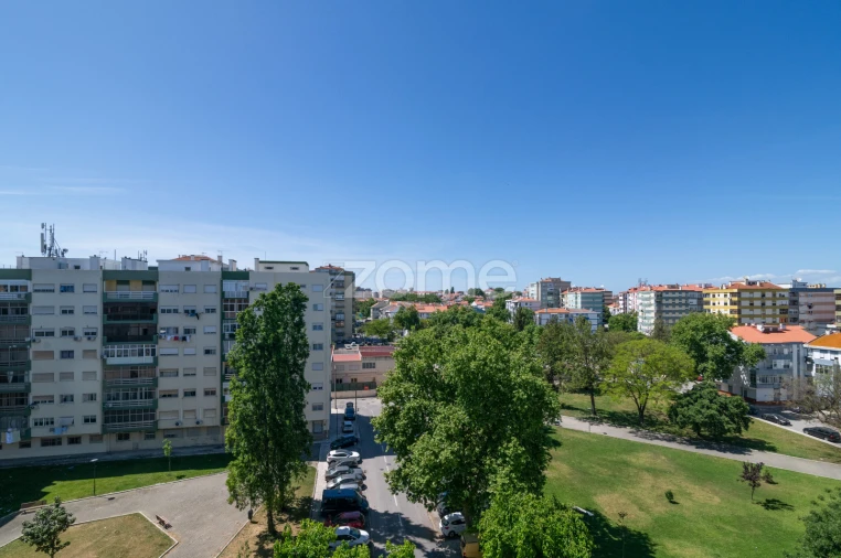 Apartamento T2 para Venda em Amora Foto 17