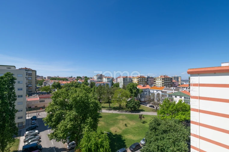 Apartamento T2 para Venda em Amora Foto 18