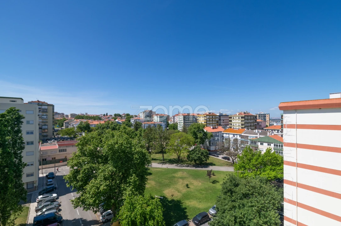 Apartamento T2 para Venda em Amora Foto 18