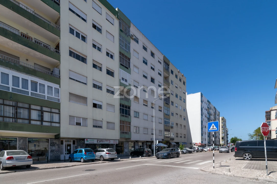 Apartamento T2 para Venda em Amora Foto 5