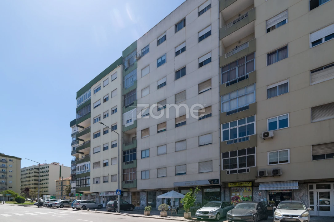 Apartamento T2 para Venda em Amora Foto 6