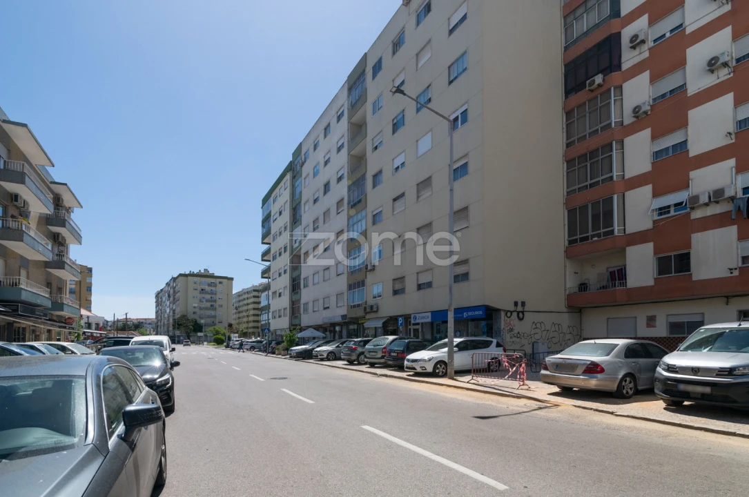 Apartamento T2 para Venda em Amora Foto 7