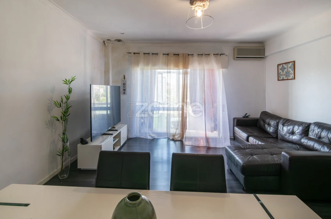 Apartamento T2 para Venda em Amora Foto 3