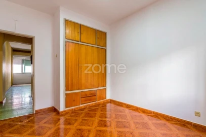 Apartamento T1 para Venda em Águas Livres