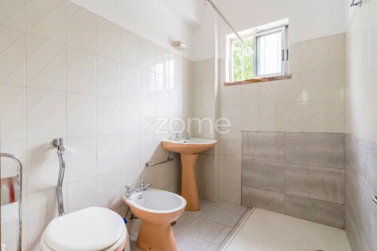 Apartamento T1 para Venda em Águas Livres Foto 6
