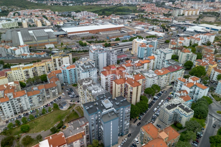 Apartamento T1 para Venda em Águas Livres Foto 15